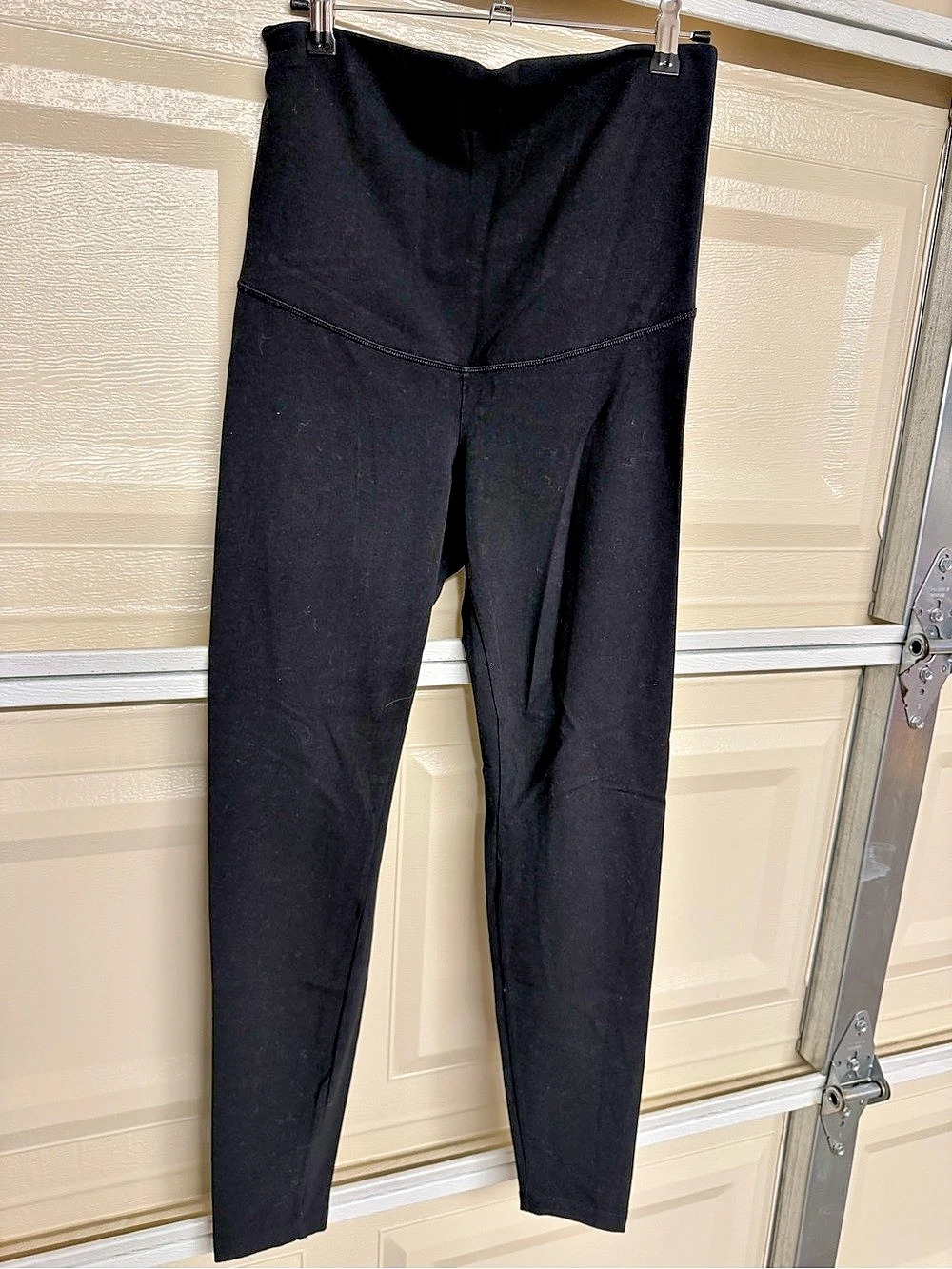 Old Navy Powerchill Maternity Extra High-Rise Go-Dry Leggings Go-Dry Leggings